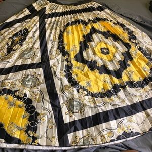 XL women’s pleated skirt brand new